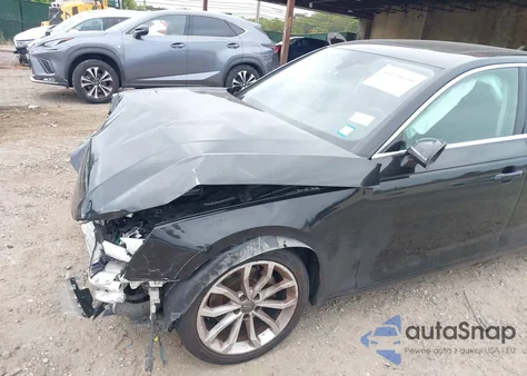 2019 Audi A4 40 Titanium Premium z USA, uszkodzony, nr VIN WAUGMAF4XKN004708